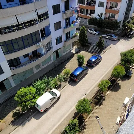 Lovely Durres Голем