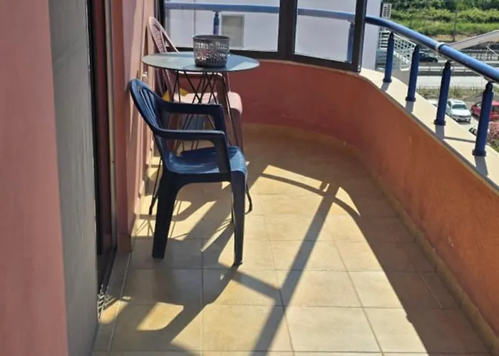 Lovely Durres Голем